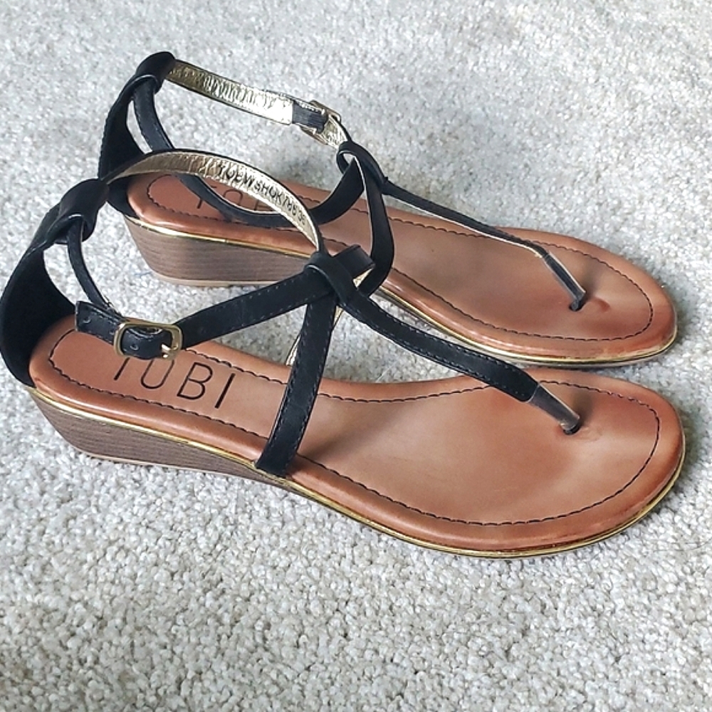 EUC tobi wedge sandals